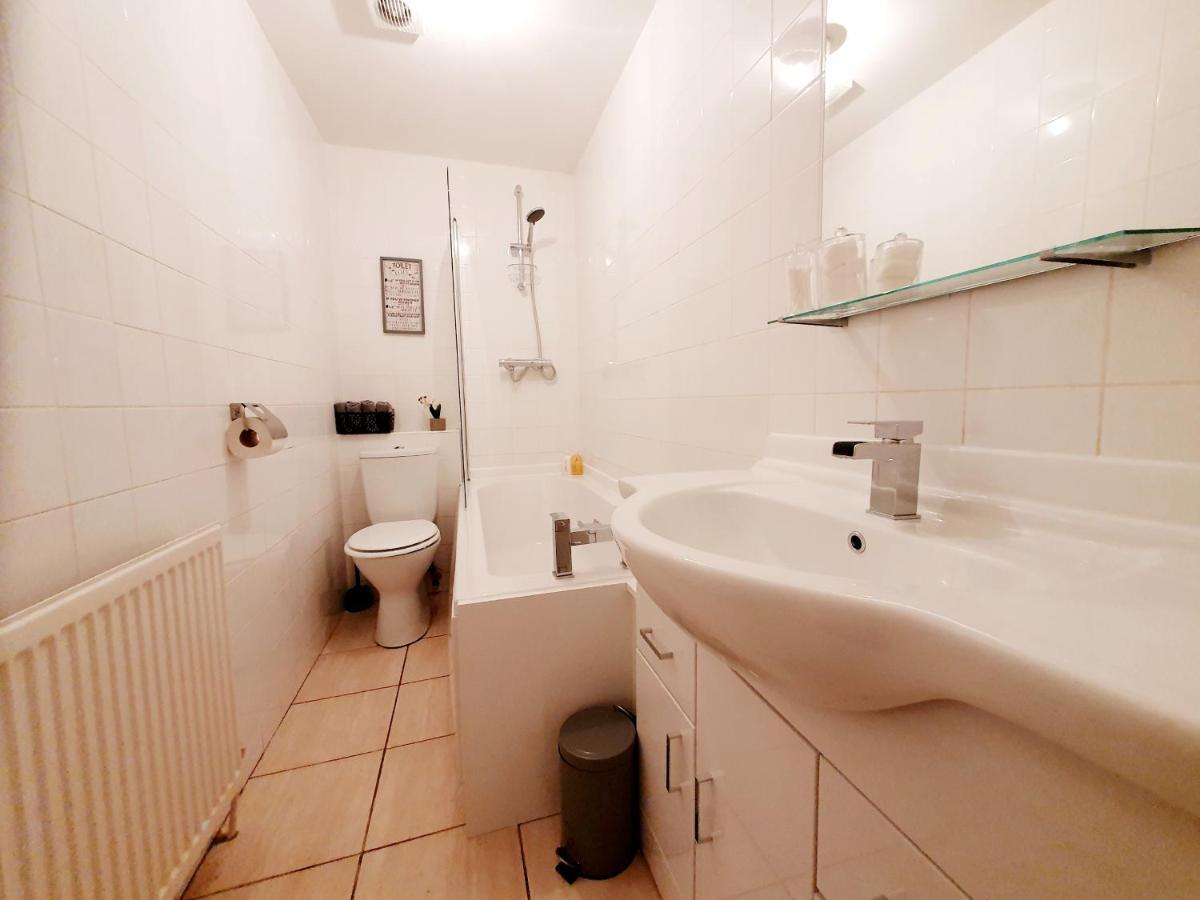 Station Apartment Белсхил Екстериор снимка