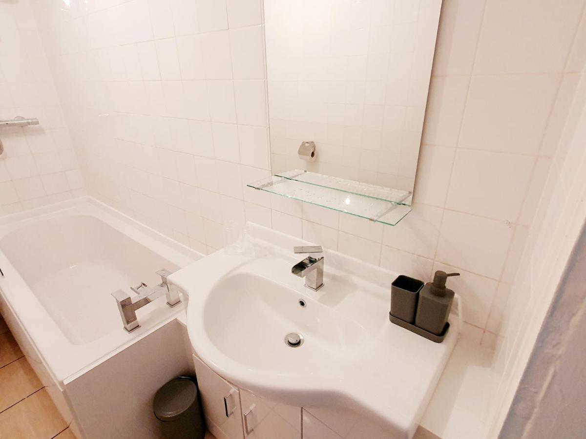 Station Apartment Белсхил Екстериор снимка
