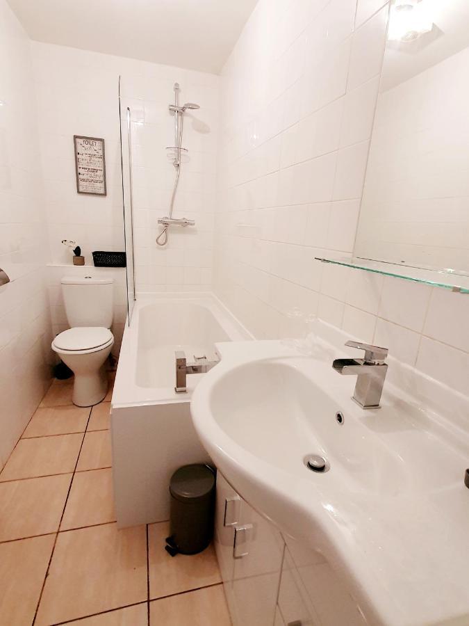 Station Apartment Белсхил Екстериор снимка