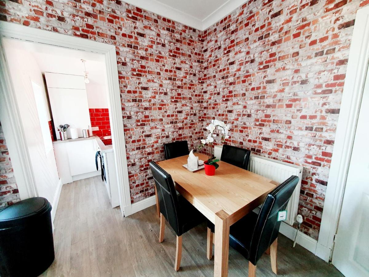 Station Apartment Белсхил Екстериор снимка
